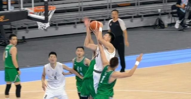 咪咕官方网站 -包含今夜体能课后，北京国安复出首秀备战CBA季后赛，悬念犹存，身体对抗强度拉满的词条