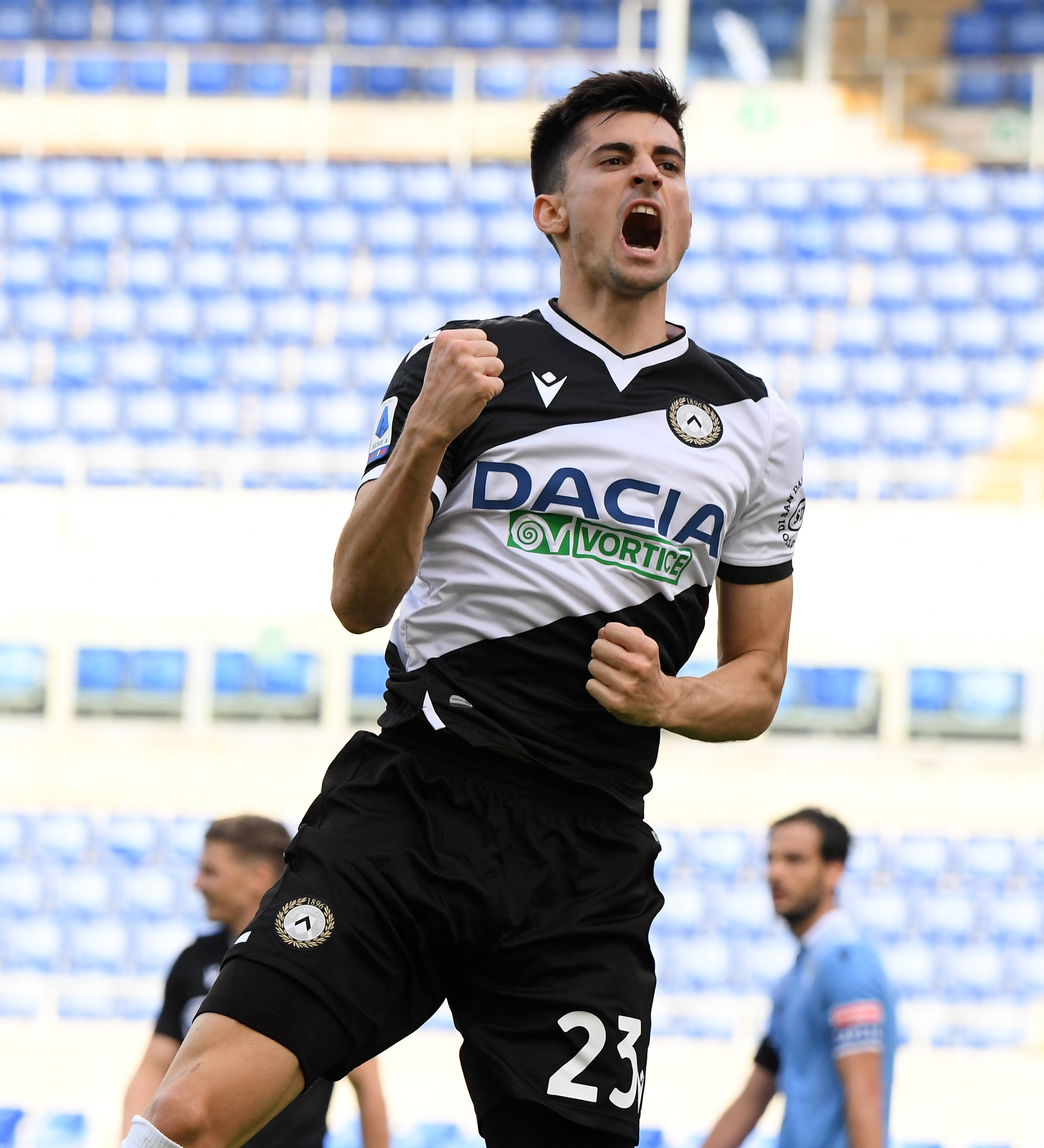 咪咕体育 -德约科维奇和莎拉波娃广告